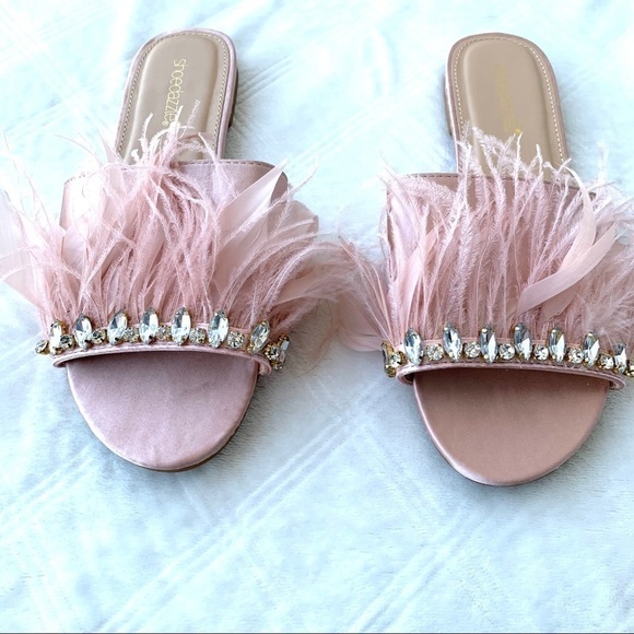Shoe Dazzle Nia Faux Feathered Jeweled Slide Flat Sandal Boho Size 7 - Picture 5 of 16